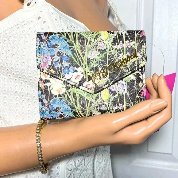 Betsey Johnson Black Floral Print Trifold Wallet NWT - Picture 7 of 7